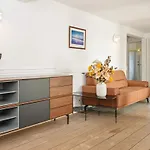 In Vederso Park- Shared Kitchen בית נופש *