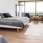 In Vederso Park- Shared Kitchen בית נופש *