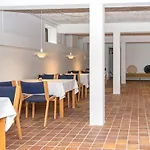 בית נופש In Vederso Park- Shared Kitchen *