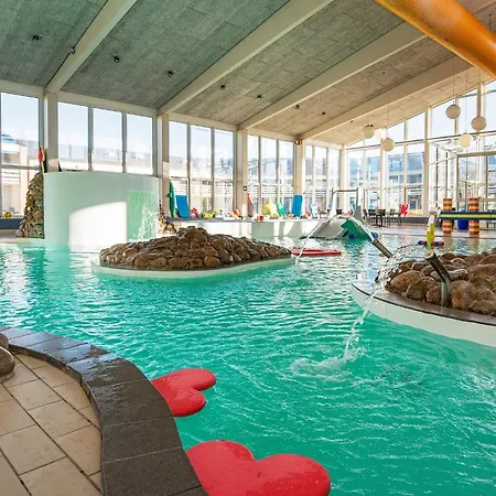 In Vederso Park- Shared Kitchen בית נופש